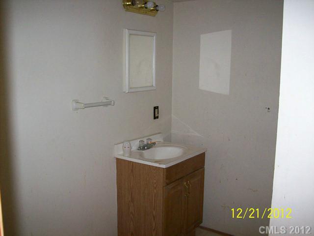 206 Poplar Street Clover, SC 29710 - Photo 6 of 8 Gallery Image 6