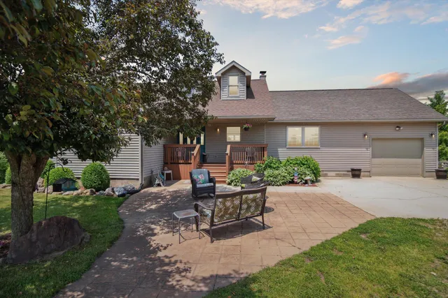 $599,999 | 1741 North Bunn Road, Hillsdale, MI 49242