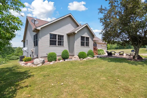 $525,000 | 1741 North Bunn Road, Hillsdale, MI 49242