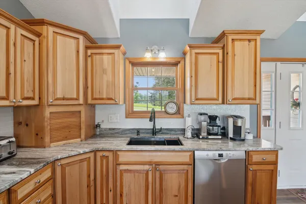 $525,000 | 1741 North Bunn Road, Hillsdale, MI 49242