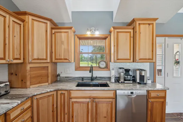 $599,999 | 1741 North Bunn Road, Hillsdale, MI 49242