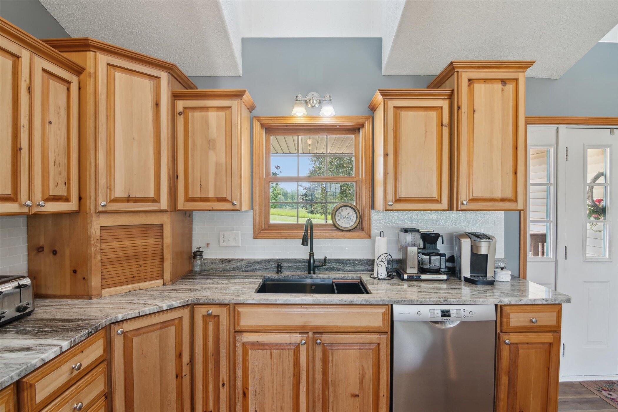 1741 North Bunn Road Hillsdale, MI 49242 - Photo 21 of 79 16-1741-N-Bunn-Rd-Hillsdale-MI-49242-Win