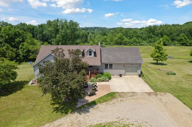 $599,999 | 1741 North Bunn Road, Hillsdale, MI 49242