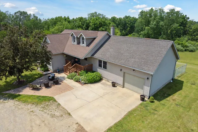 $599,999 | 1741 North Bunn Road, Hillsdale, MI 49242