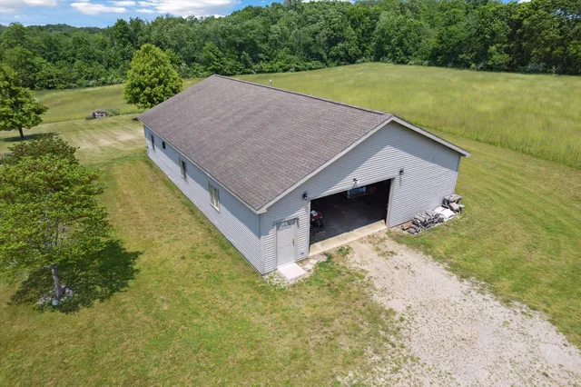 $599,999 | 1741 North Bunn Road, Hillsdale, MI 49242