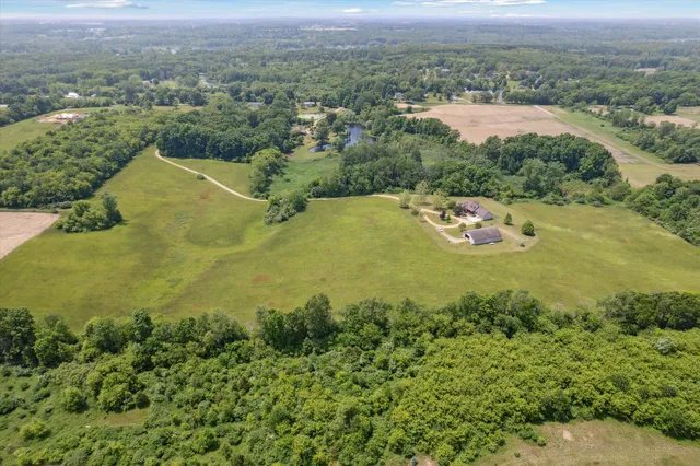 $599,999 | 1741 North Bunn Road, Hillsdale, MI 49242