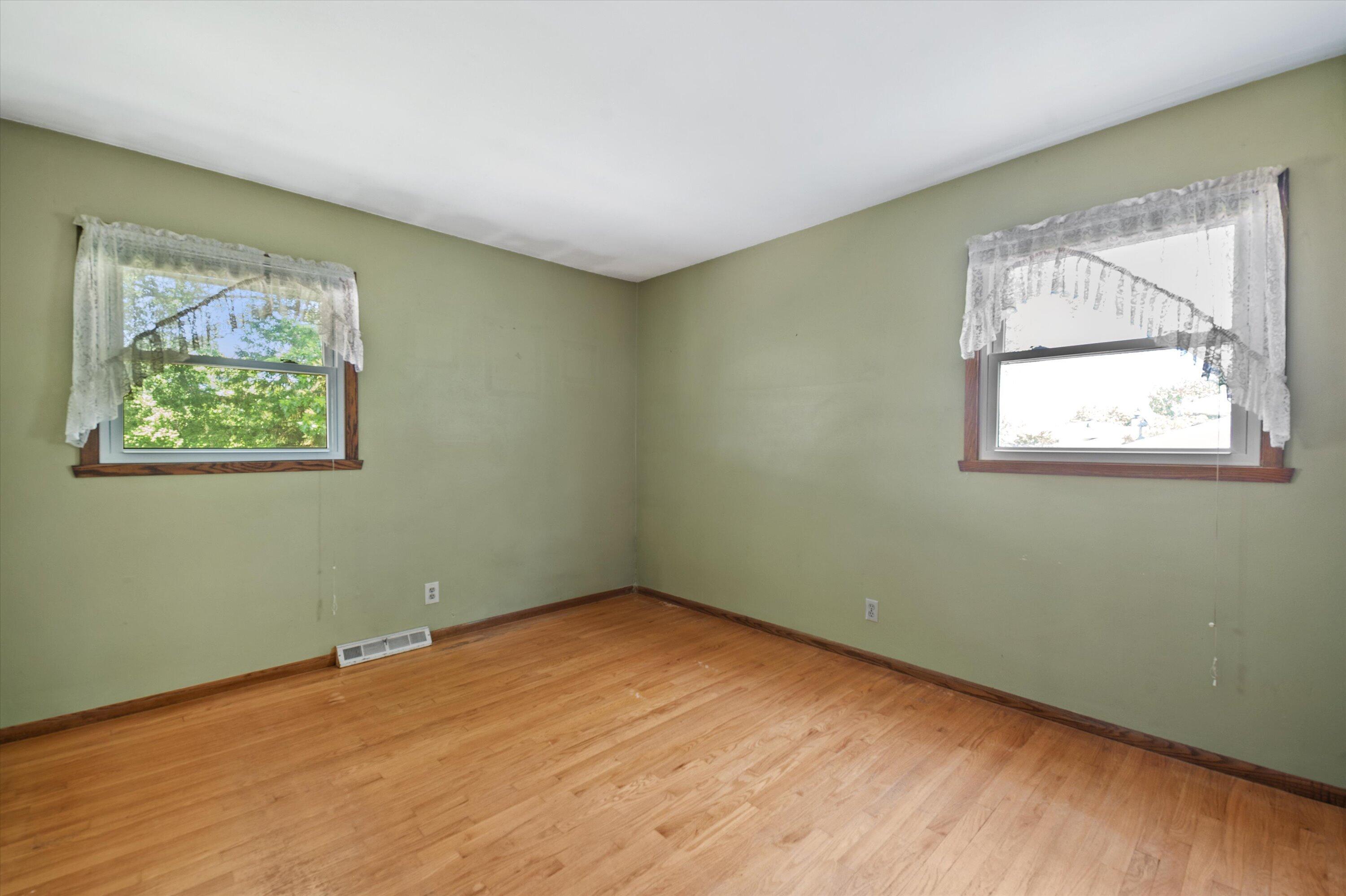 2510 Bittersweet Court Caledonia, WI 53402 - Photo 11 of 29 13-DSC9829