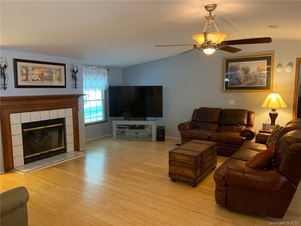 2238 M West Road Camden, SC 29020 - Photo 2 of 27 Gallery Image 2