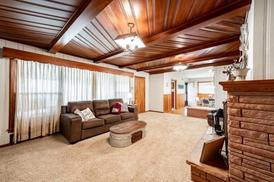 1402 Watts Avenue Ralls, TX 79357 - Photo 8 of 31 a living room with furniture