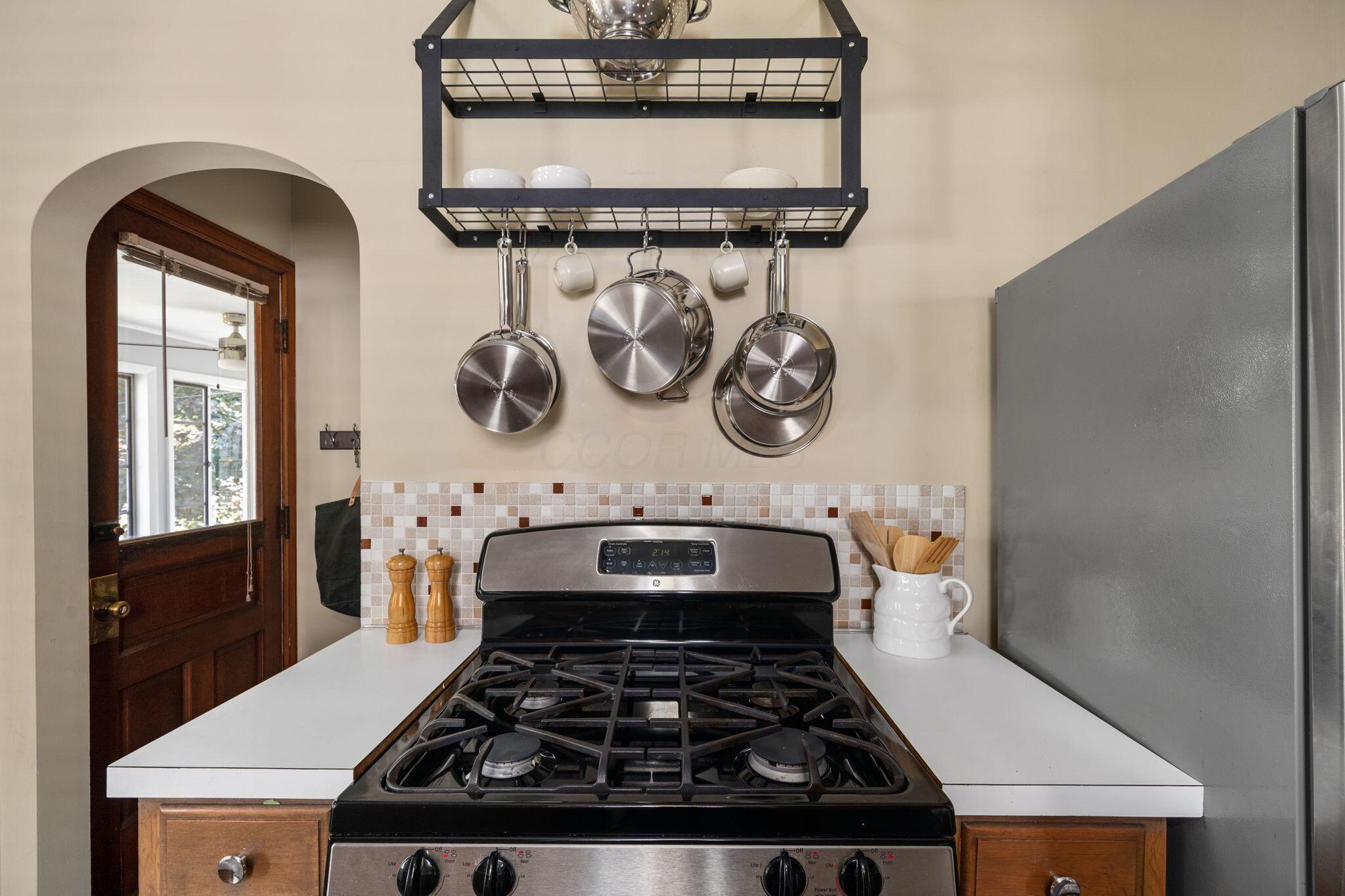 780 Vernon Road Columbus, OH 43209 - Photo 17 of 58 Kitchen