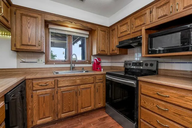 $699,950 | 15028 150th Street, Bonner Springs, KS 66012