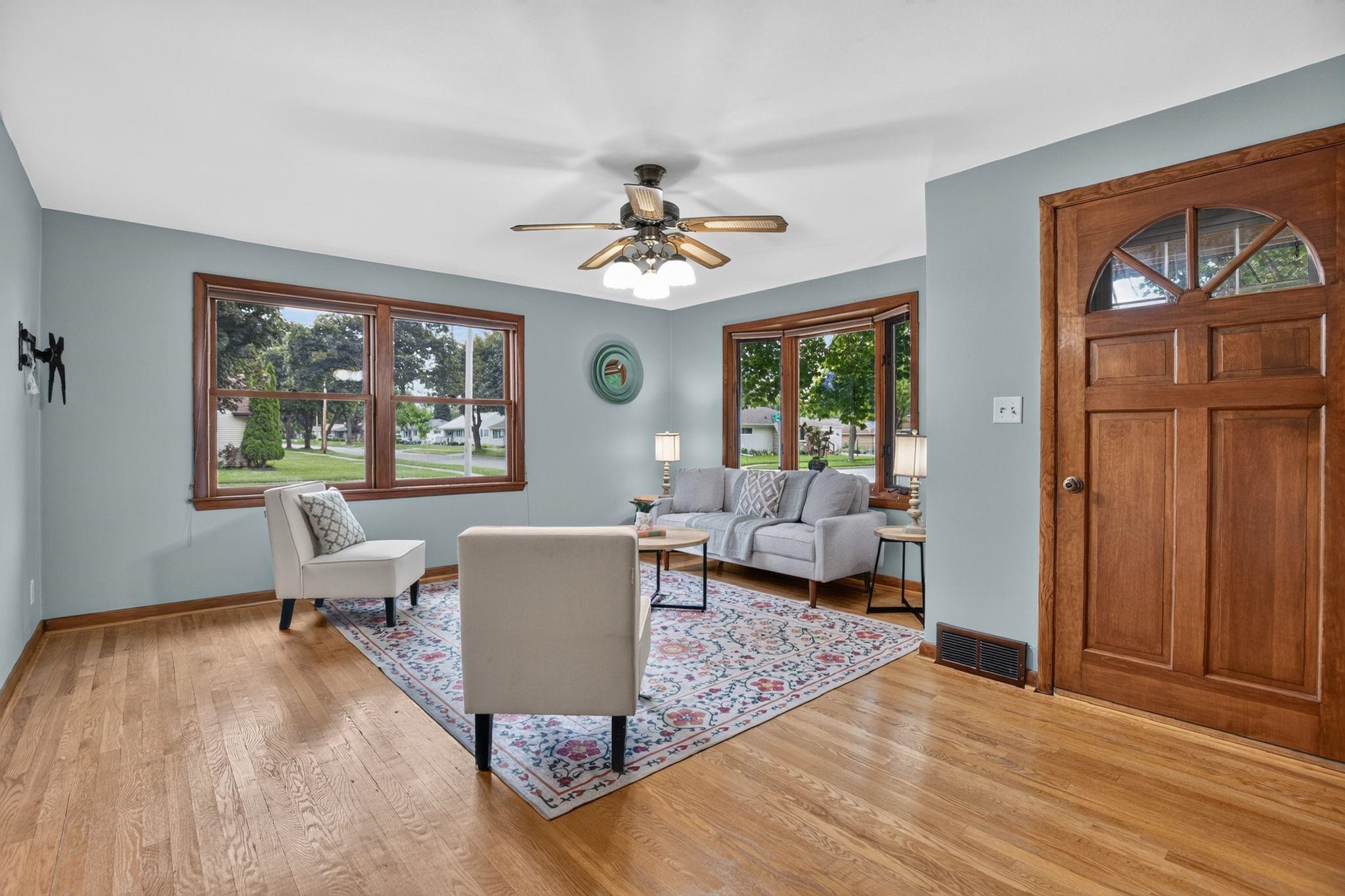 926 East Byrd Street Appleton, WI 54911 - Photo 3 of 34