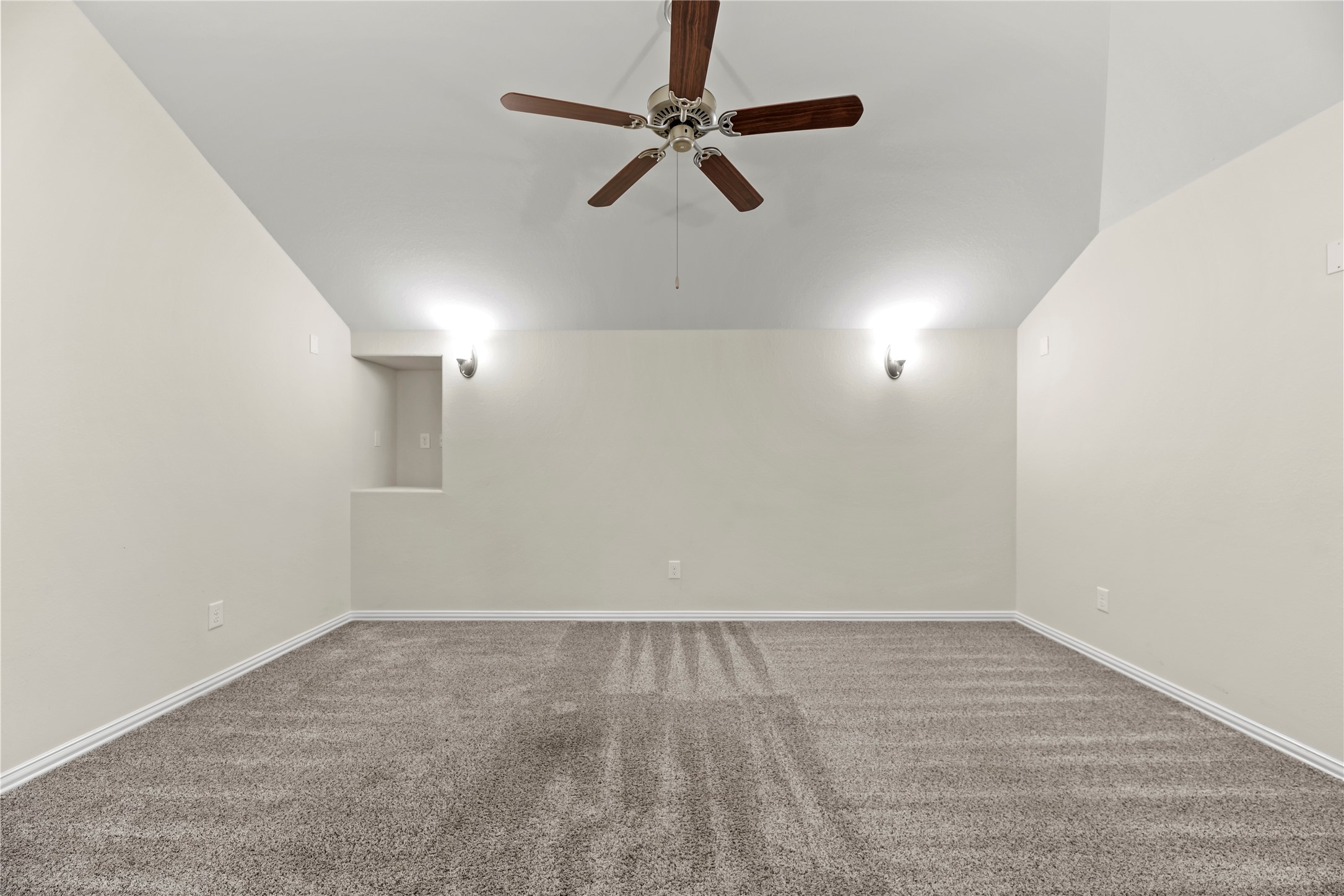 5205 Rainy Garden Court Rosharon, TX 77583 - Photo 27 of 43 an empty room with fan and windows