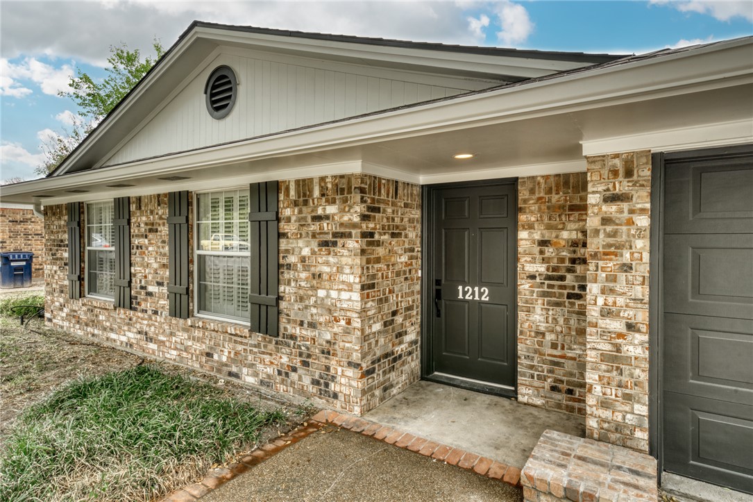 1212 Ridgefield Circle South College Station, TX 77840 - Photo 4 of 23