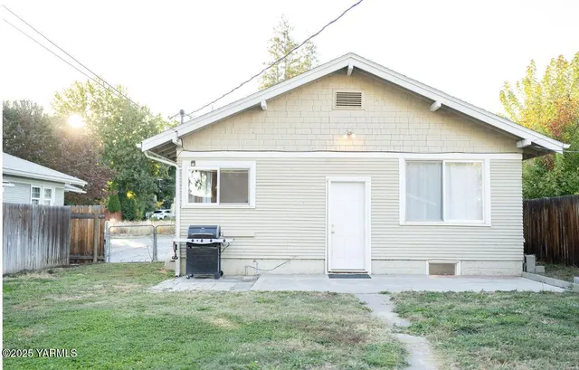 $325,000 | 411 South 18th Avenue, Yakima, WA 98902