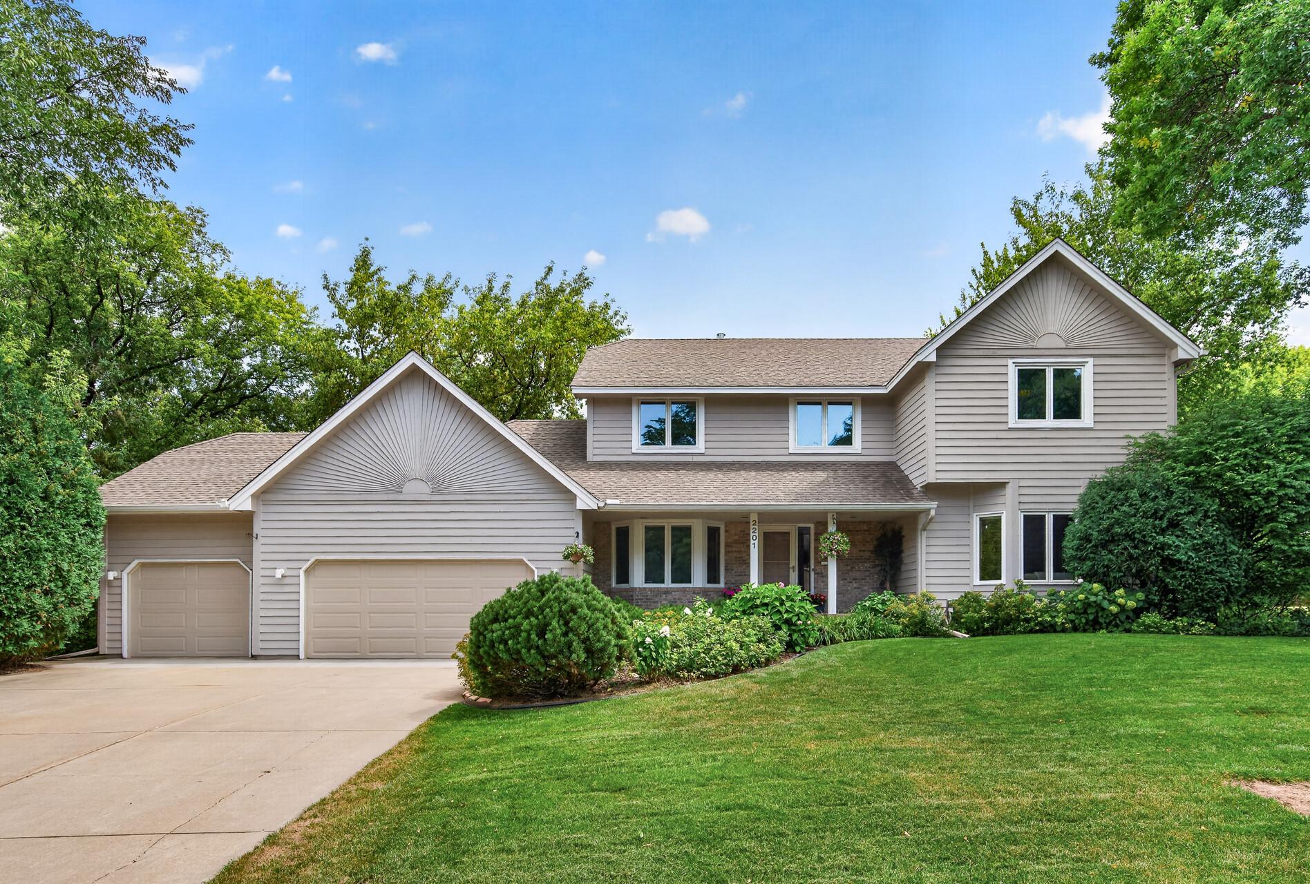 2201 Pine Island Road Minnetonka, MN 55305 - Photo 1 of 75 Gallery Image 1