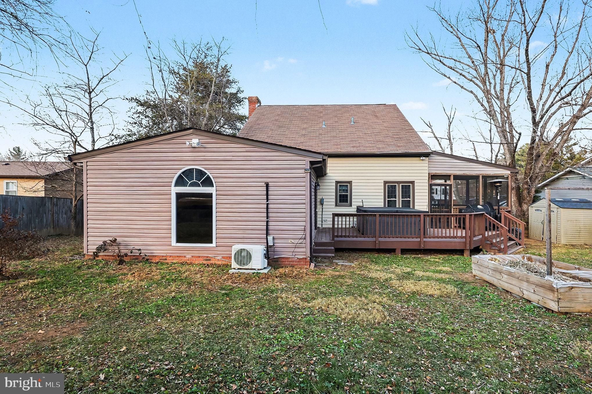 5822 Jackson Road Fredericksburg, VA 22407 - Photo 24 of 26 front view of a house with a yard