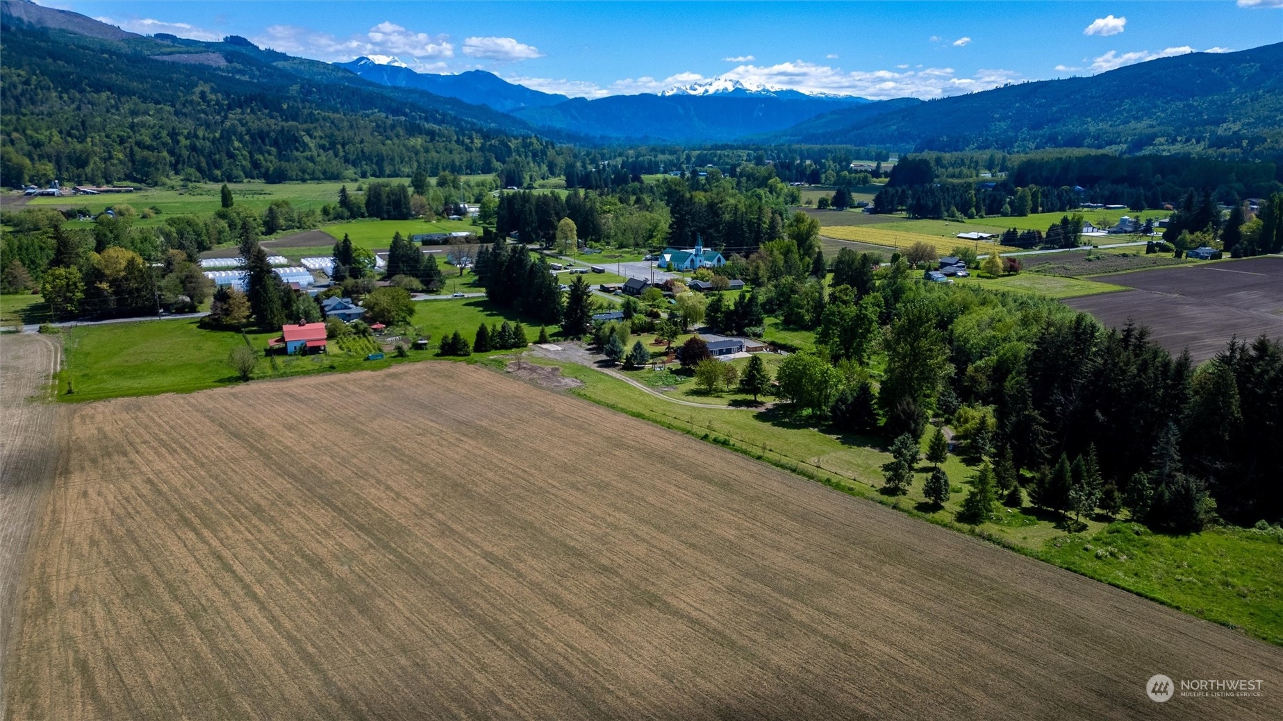 5805 Lawrence Road Everson, WA 98247 - Photo 21 of 35 a view of a street with a houses