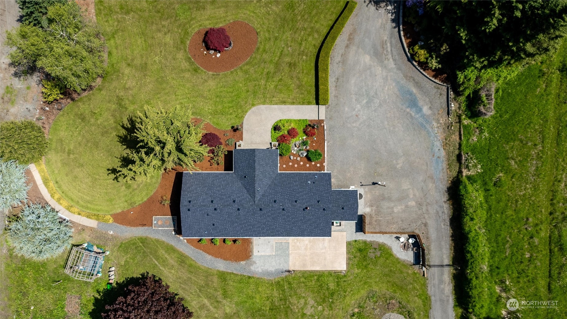 5805 Lawrence Road Everson, WA 98247 - Photo 23 of 35 an aerial view of houses with outdoor space