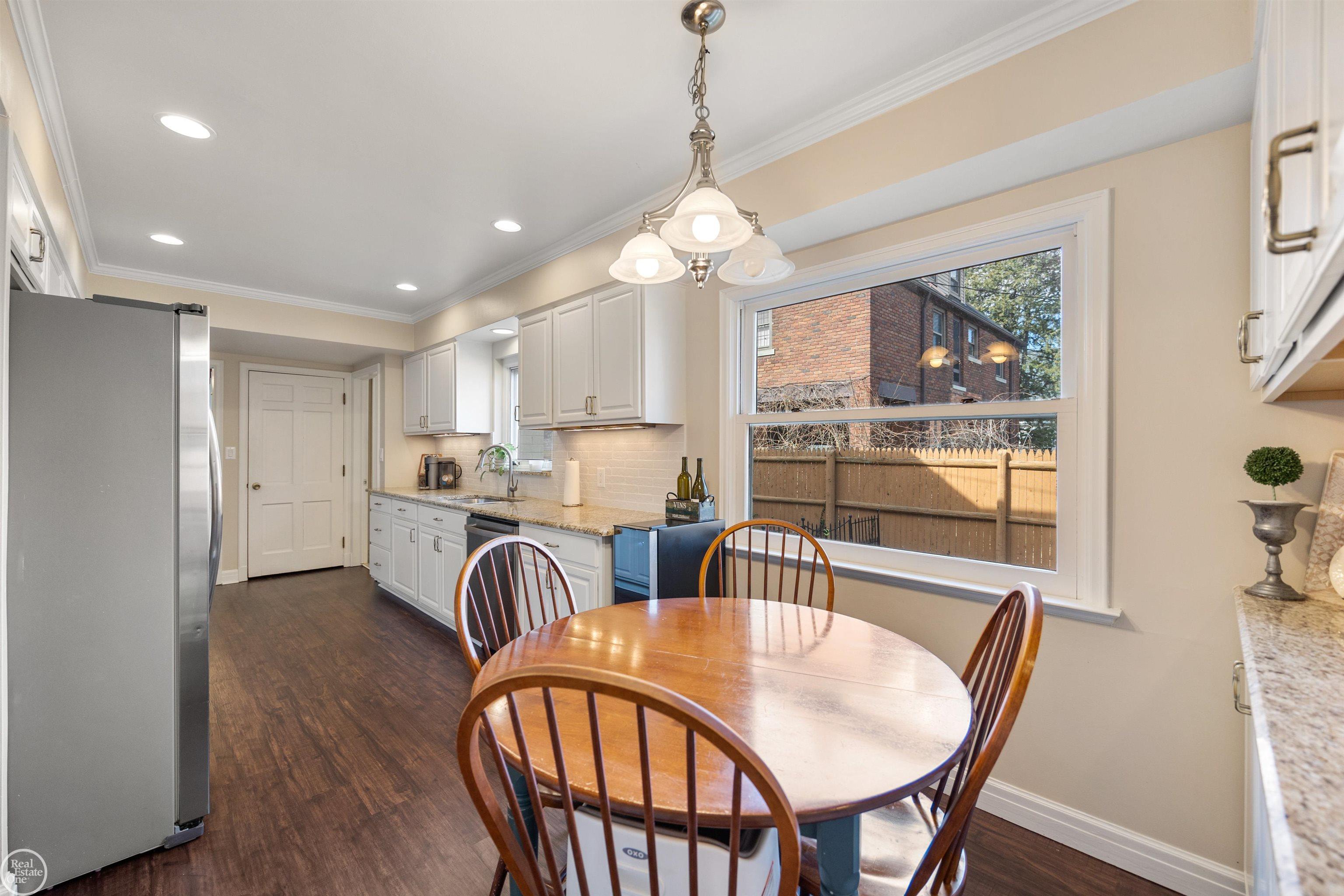 704 Pemberton Road Grosse Pointe Park, MI 48230 - Photo 22 of 75