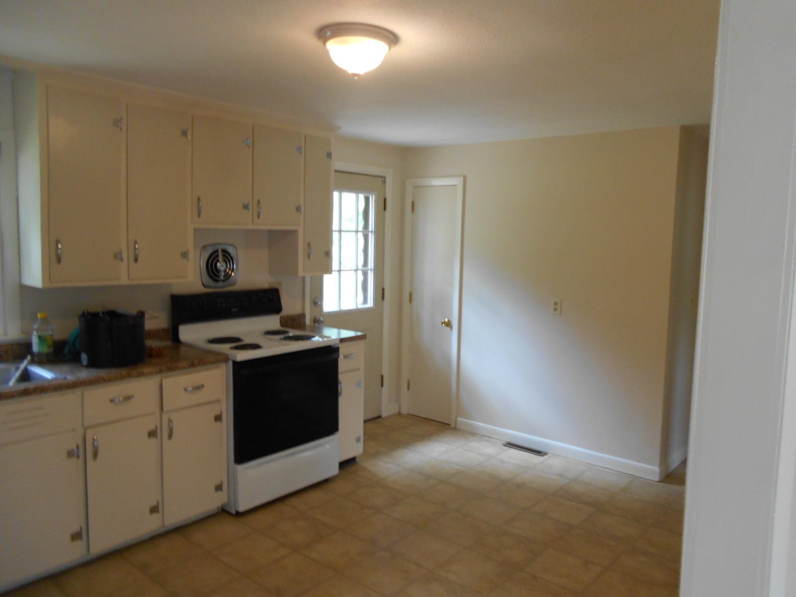 28-26 Forest Avenue Rochester, NH 03868 - Photo 12 of 13