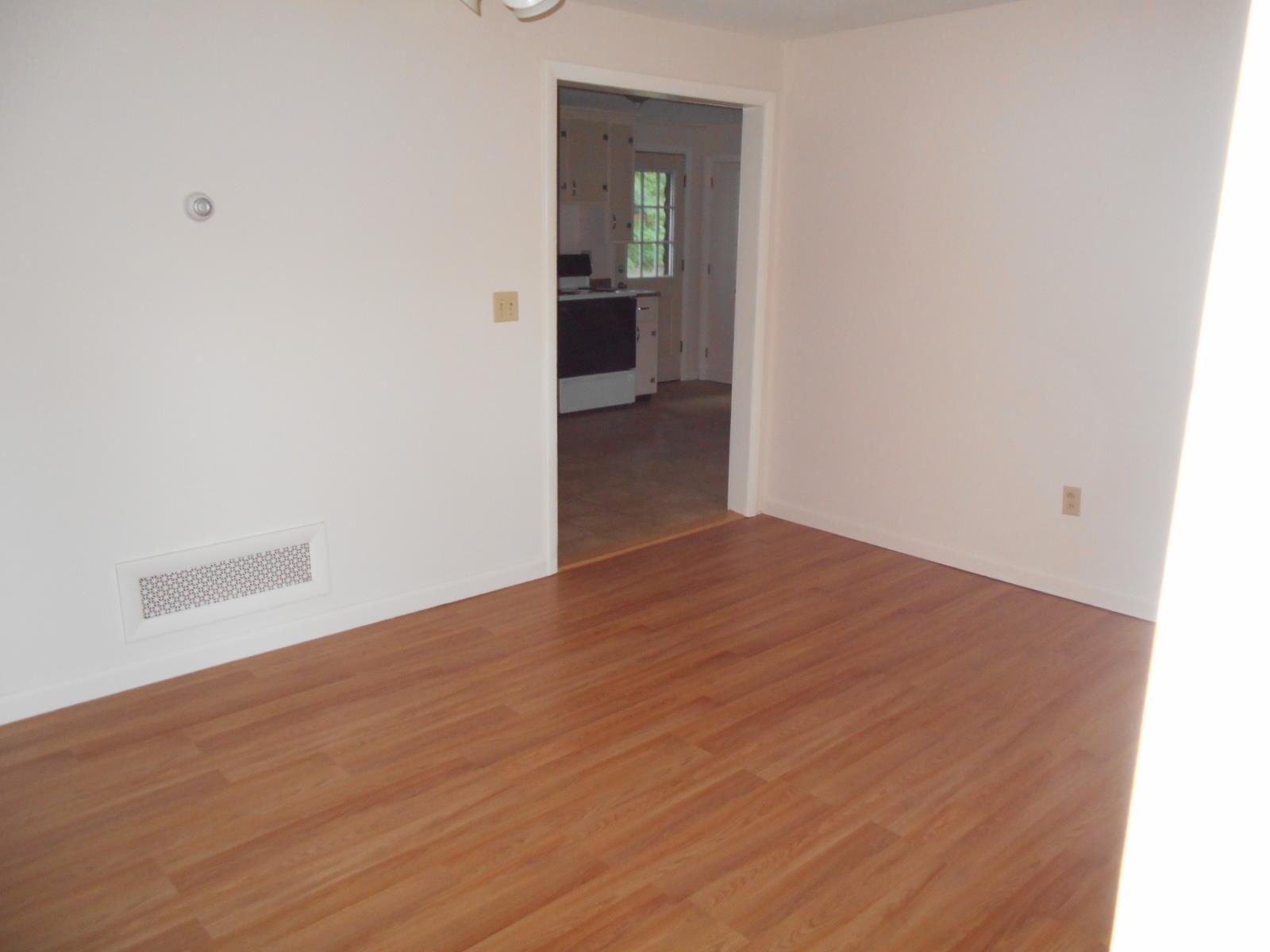 28-26 Forest Avenue Rochester, NH 03868 - Photo 4 of 13