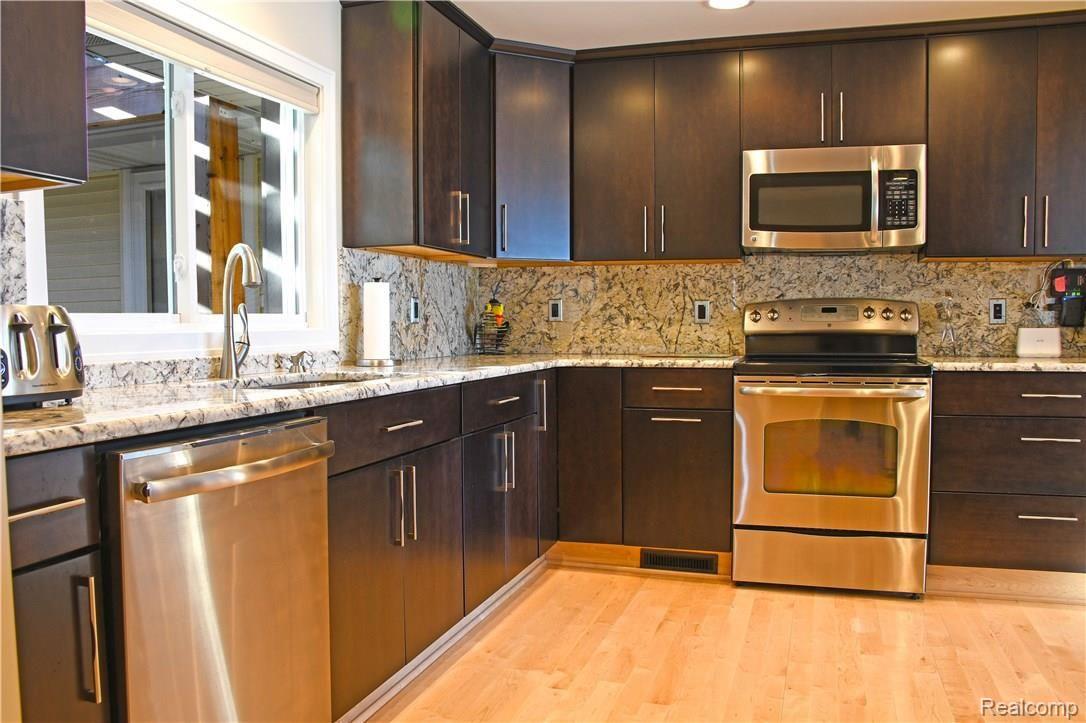 3680 Lakeshore Road Deckerville, MI 48427 - Photo 9 of 46 KITCHEN2.jpg