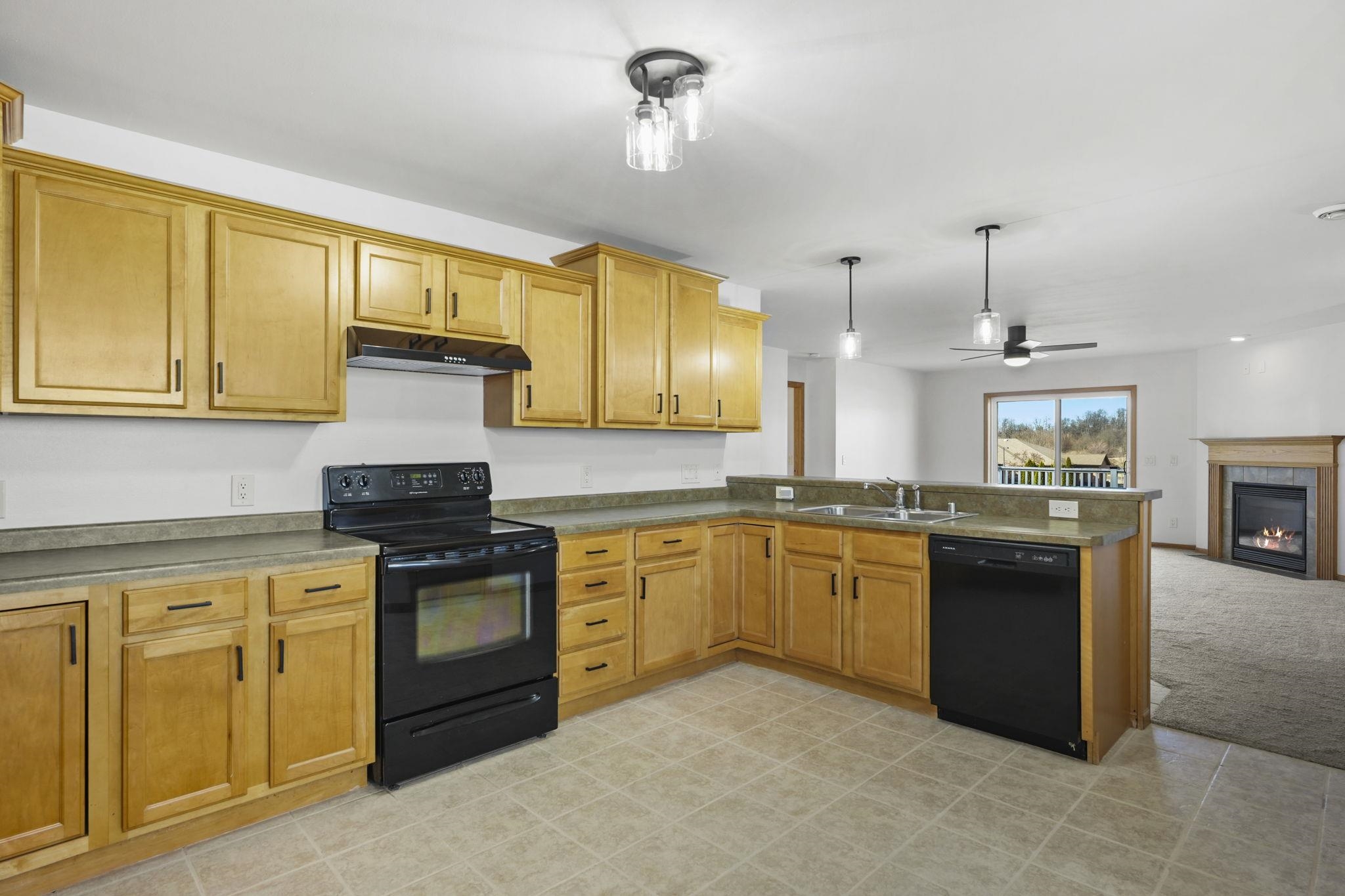 190 Valley Lodi, WI 53555 - Photo 5 of 19