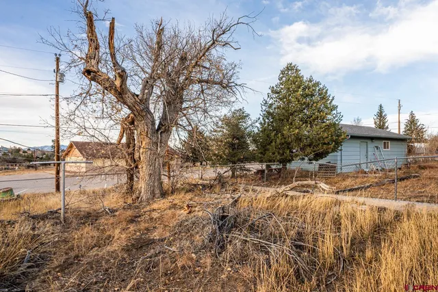a house view with a outdoor space