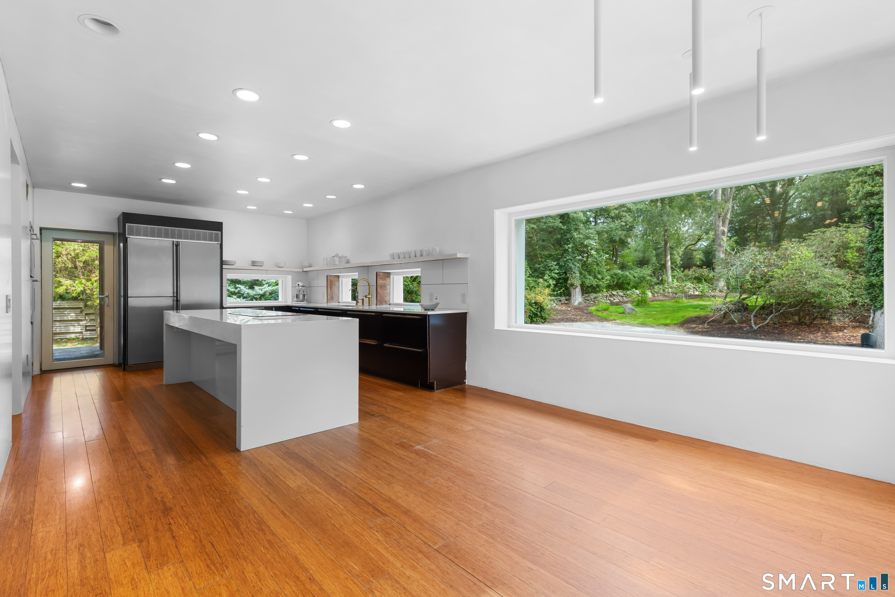 118 Roseville Road Westport, CT 06880 - Photo 5 of 40