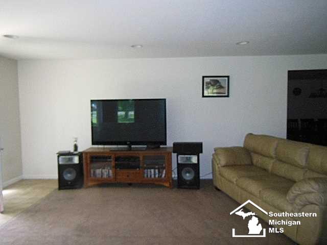 4380 Consear Road Ottawa Lake, MI 49267 - Photo 12 of 26 21171747-11.JPG