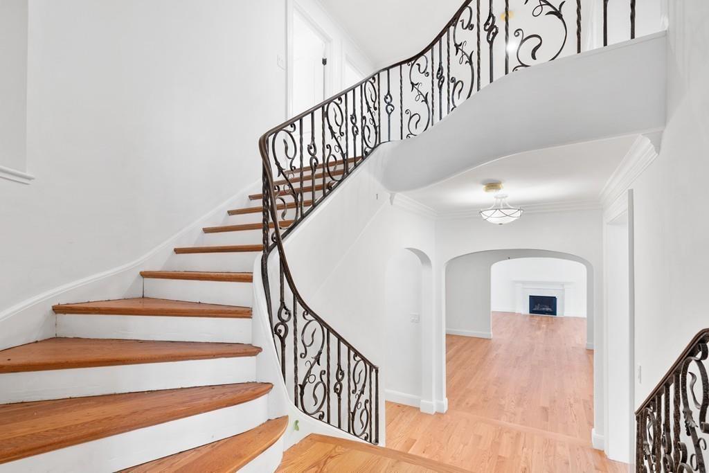 348 Buckminster Road Brookline, MA 02445 - Photo 9 of 24