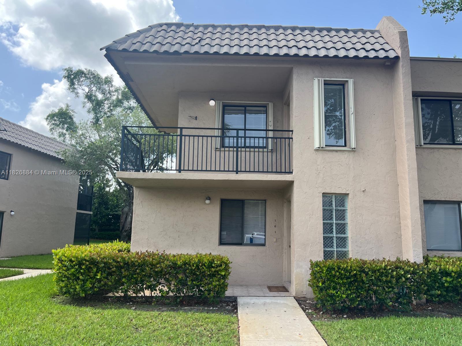 370 Racquet Club Road, Unit 101 Weston, FL 33326 - Photo 1 of 7 Gallery Image 1