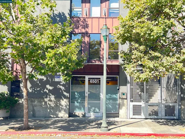 $2,695 | 6501 San Pablo Avenue, Unit 203, Oakland, CA 94608