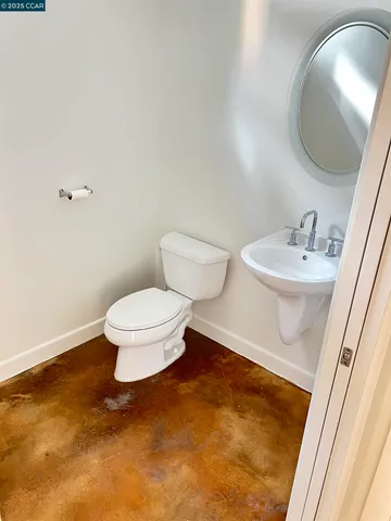 $2,695 | 6501 San Pablo Avenue, Unit 203, Oakland, CA 94608