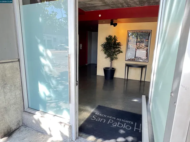 $2,695 | 6501 San Pablo Avenue, Unit 203, Oakland, CA 94608