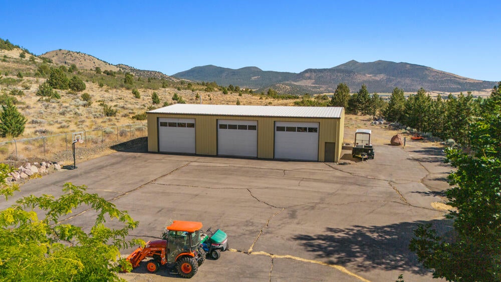 12520 Lisa Road Klamath Falls, OR 97603 - Photo 46 of 64 12520LisaRd.-100