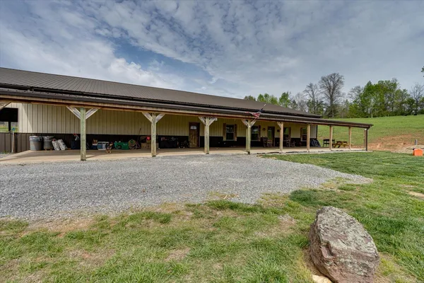 $1,695,900 | 180 Mecca Pike, Tellico Plains, TN 37385