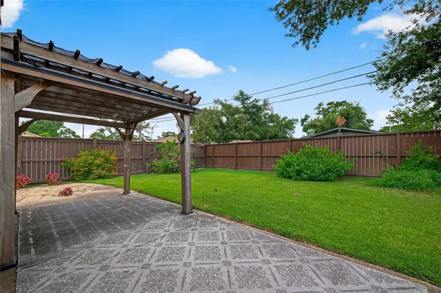 $530,000 | 1822 Tattenhall Drive, Houston, TX 77008