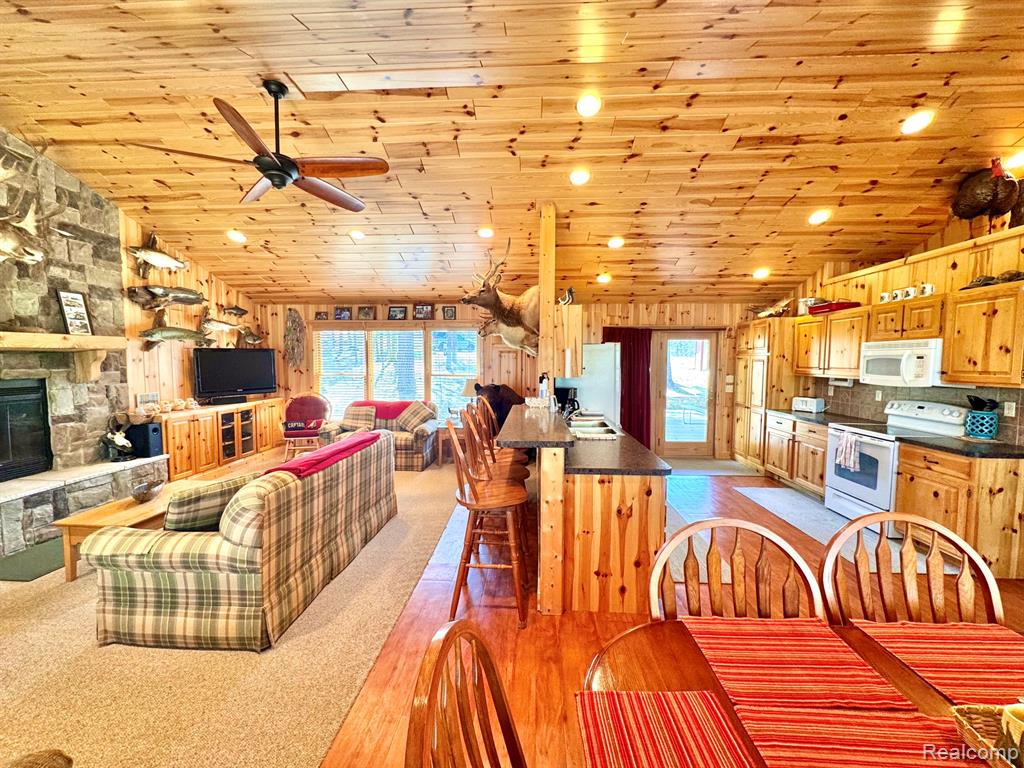 10931 North Roberts Road Frederic, MI 49733 - Photo 10 of 33