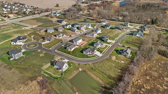 $180,000 | N54-w19469 Broadwing Place, Unit LT9, Menomonee Falls, WI 53051