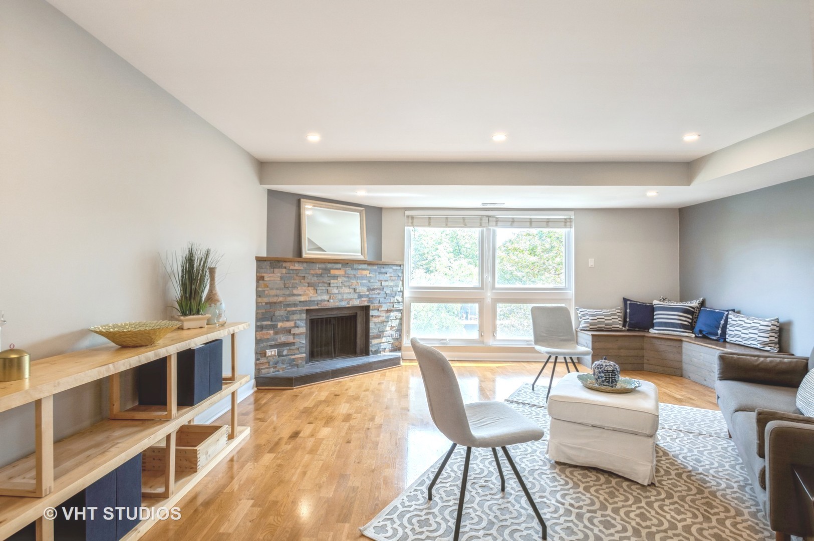 1644 North Mohawk Street, Unit B Chicago, IL 60614 - Photo 3 of 19