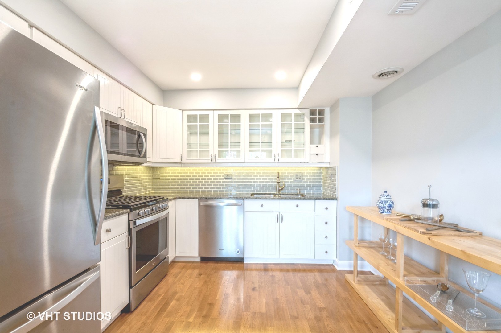 1644 North Mohawk Street, Unit B Chicago, IL 60614 - Photo 8 of 19