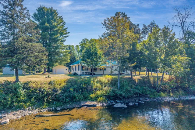 $259,900 | 6825 Riverside Road, Evart, MI 49631