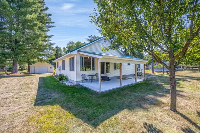 $259,900 | 6825 Riverside Road, Evart, MI 49631