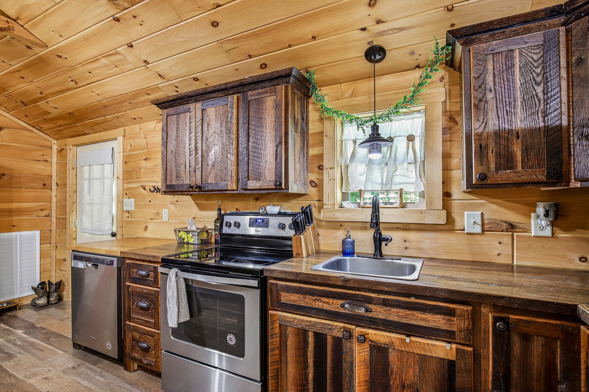 1424 Poplar Ridge Lane Chapmansboro, TN 37035 - Photo 22 of 63