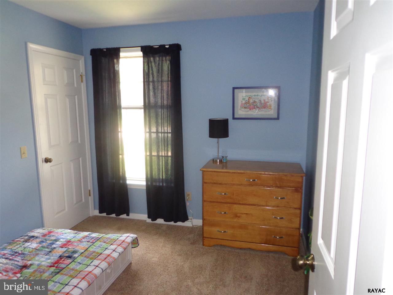 2254 Sutton Road York, PA 17403 - Photo 16 of 36