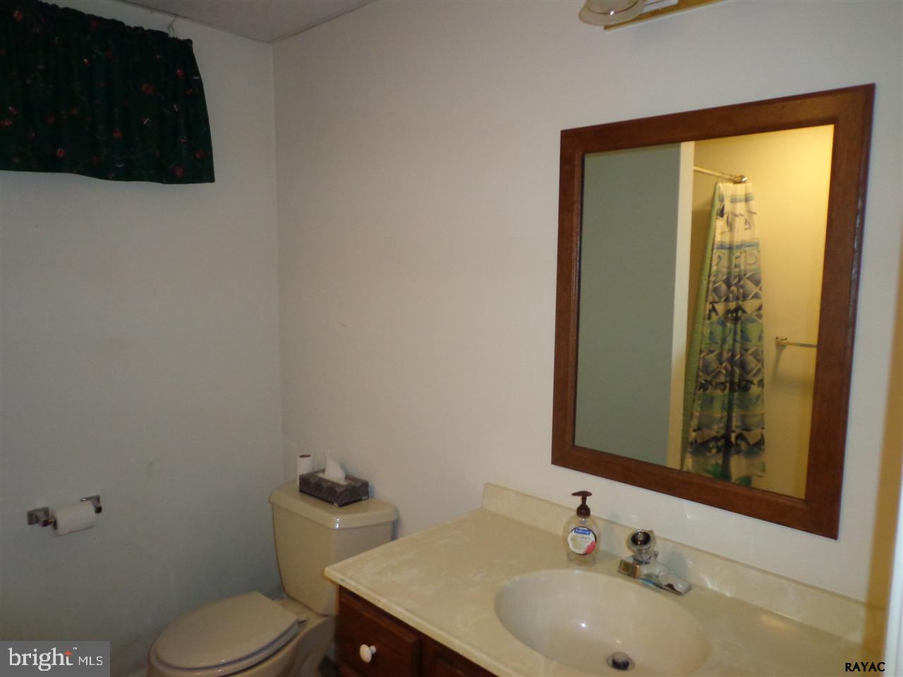 2254 Sutton Road York, PA 17403 - Photo 31 of 36