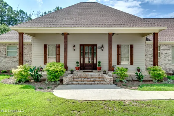 $499,800 | 3926 Highway 80, Brandon, MS 39042