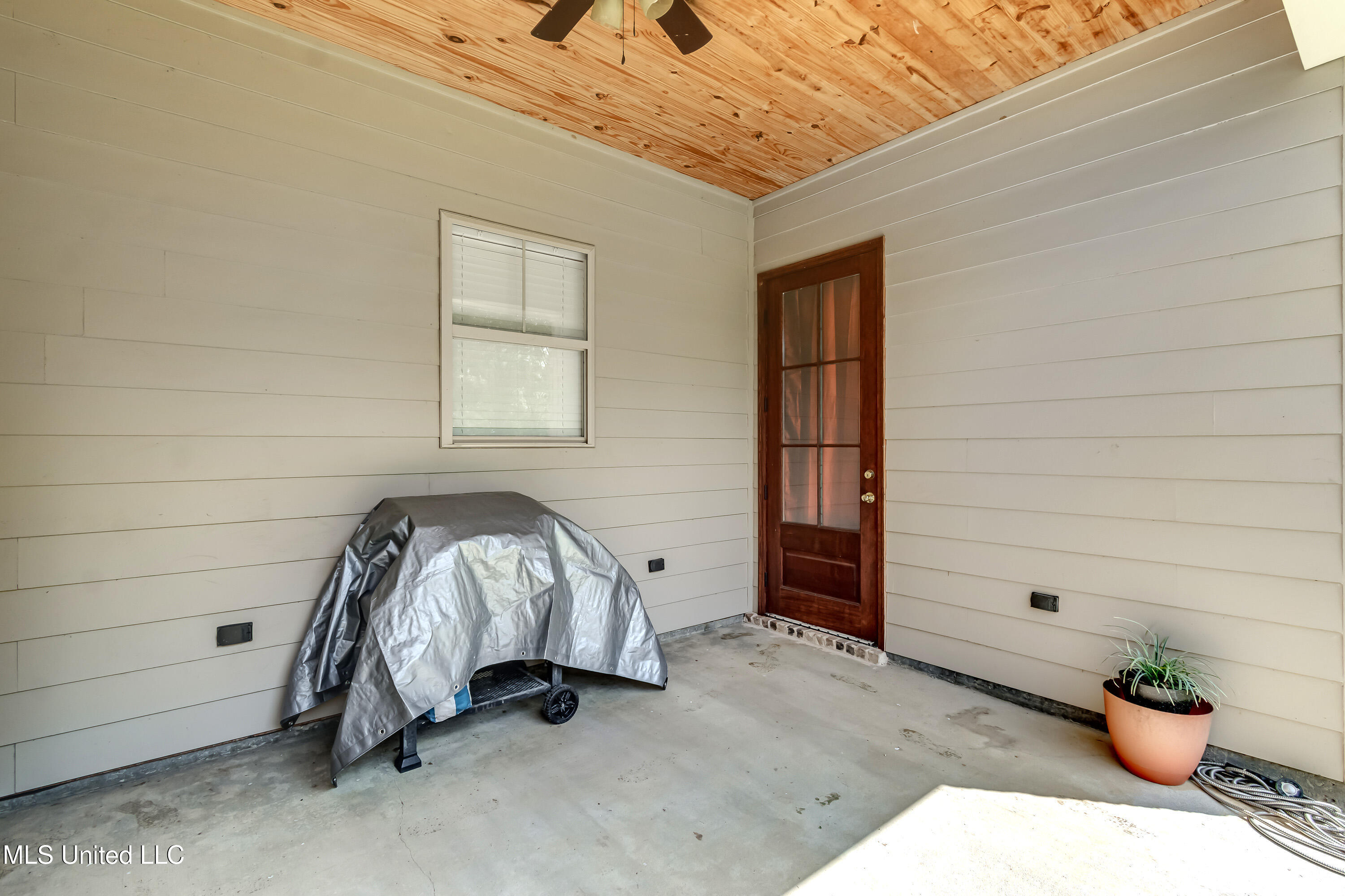 3926 Highway 80 Brandon, MS 39042 - Photo 15 of 68 3926 US 80-16